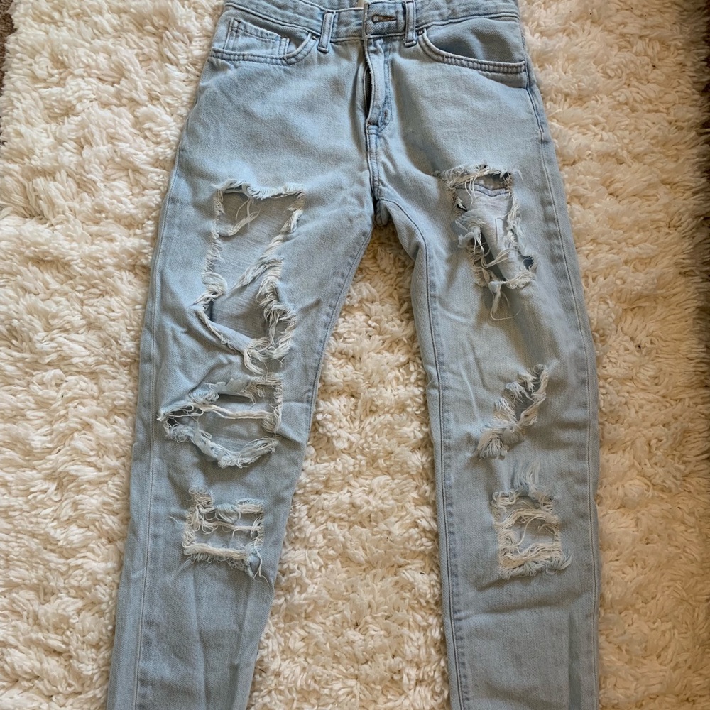 Light Denim Ripped Boyfriend Jeans (Forever 21)